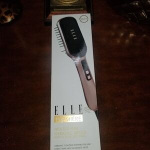 Women Elle Premiere Heated Ceramic Brush!!